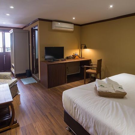 At Ease Bijou Hotel Чиангмай Екстериор снимка