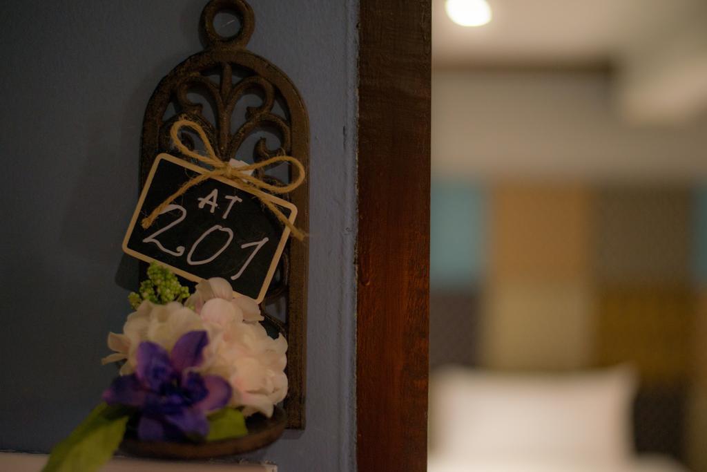 At Ease Bijou Hotel Чиангмай Стая снимка