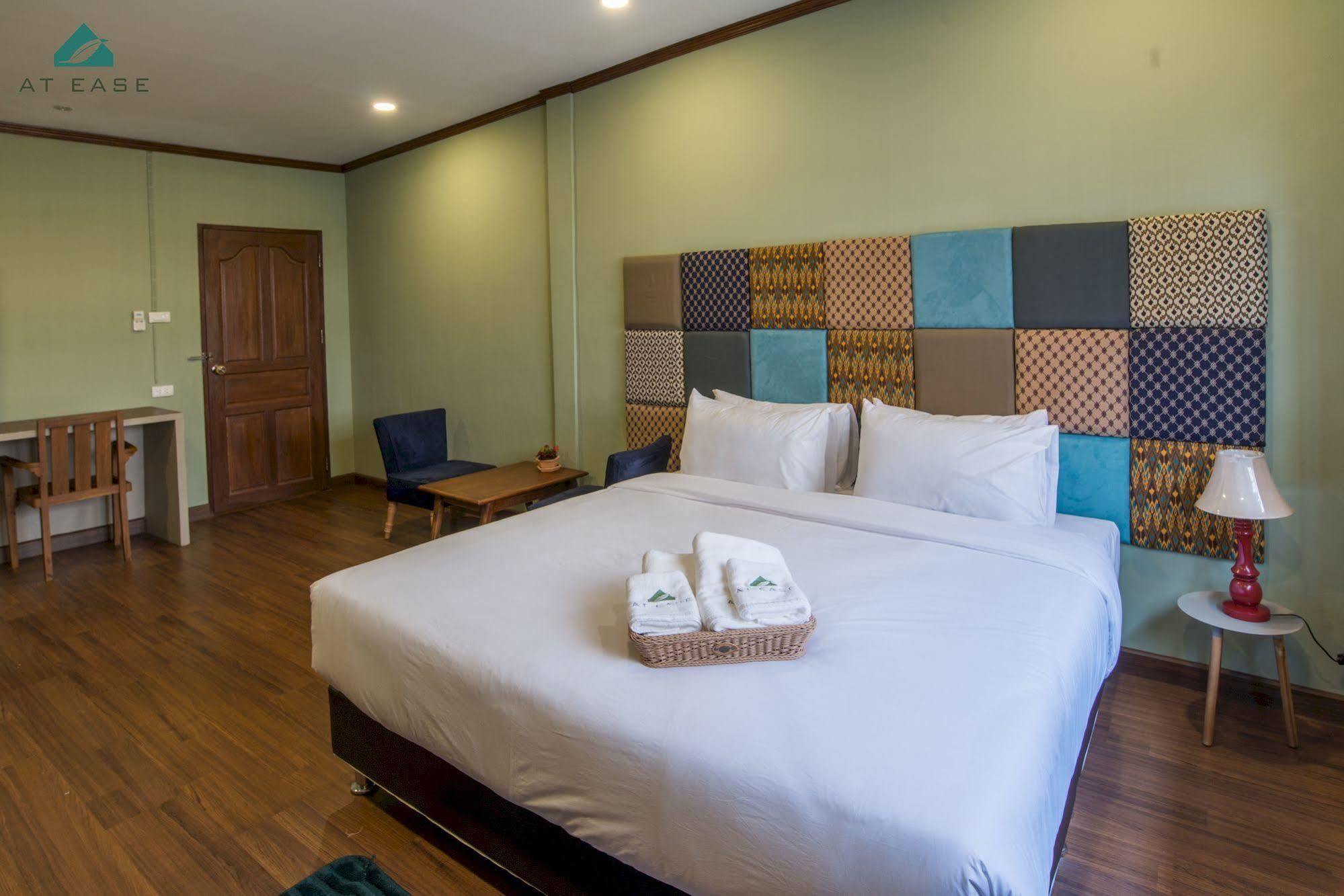 At Ease Bijou Hotel Чиангмай Екстериор снимка