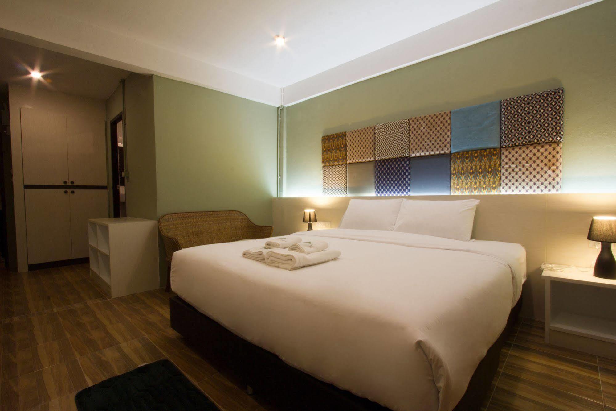 At Ease Bijou Hotel Чиангмай Екстериор снимка
