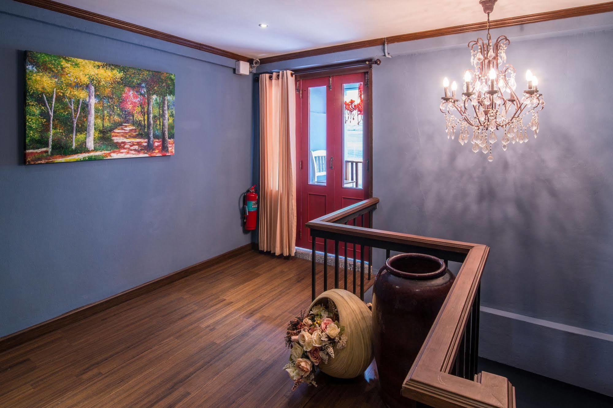 At Ease Bijou Hotel Чиангмай Екстериор снимка