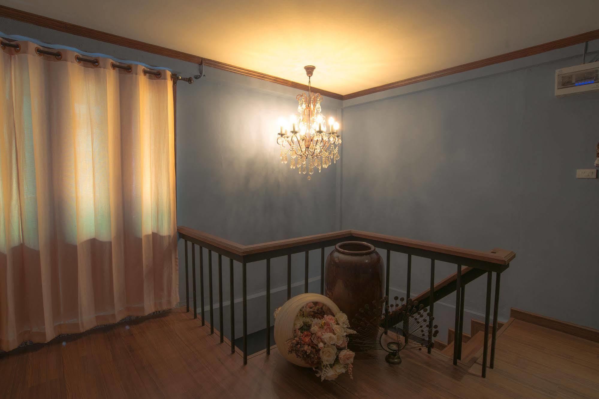 At Ease Bijou Hotel Чиангмай Екстериор снимка