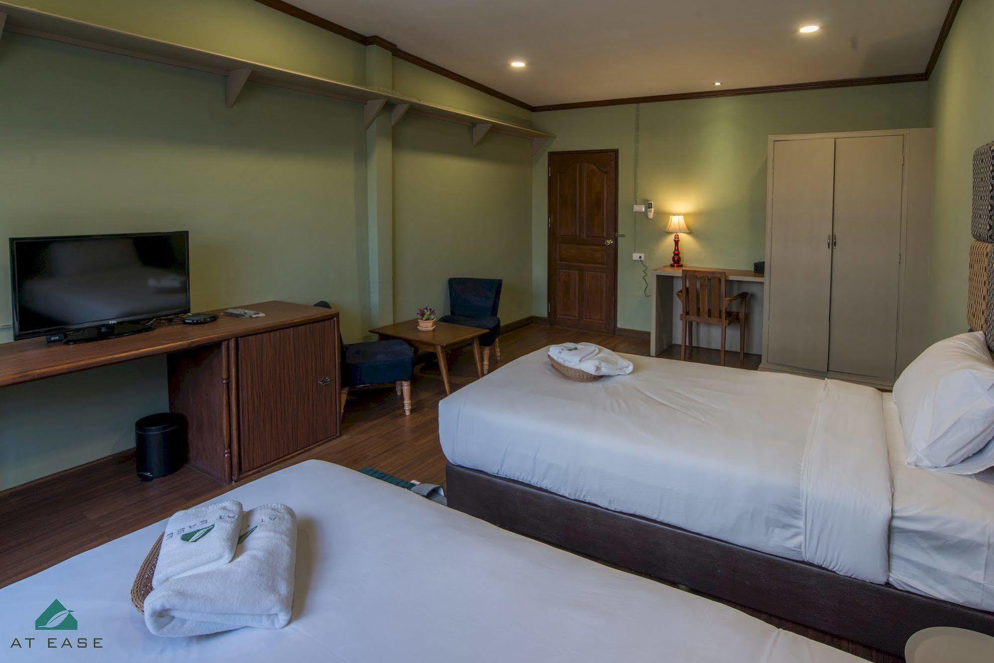 At Ease Bijou Hotel Чиангмай Екстериор снимка